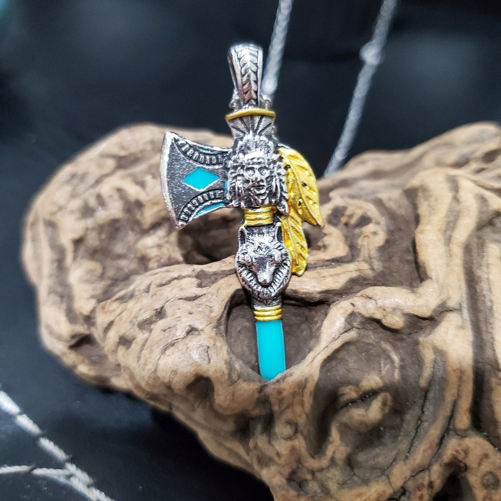Wolf Hatchet Necklace L 👀k 🐺 Southwestern Tomahawk Head New